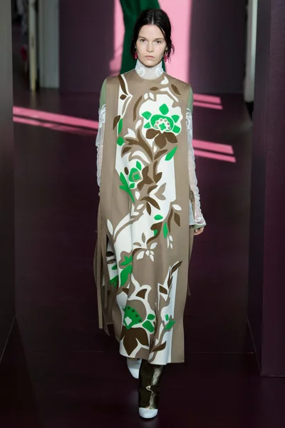 Look 27